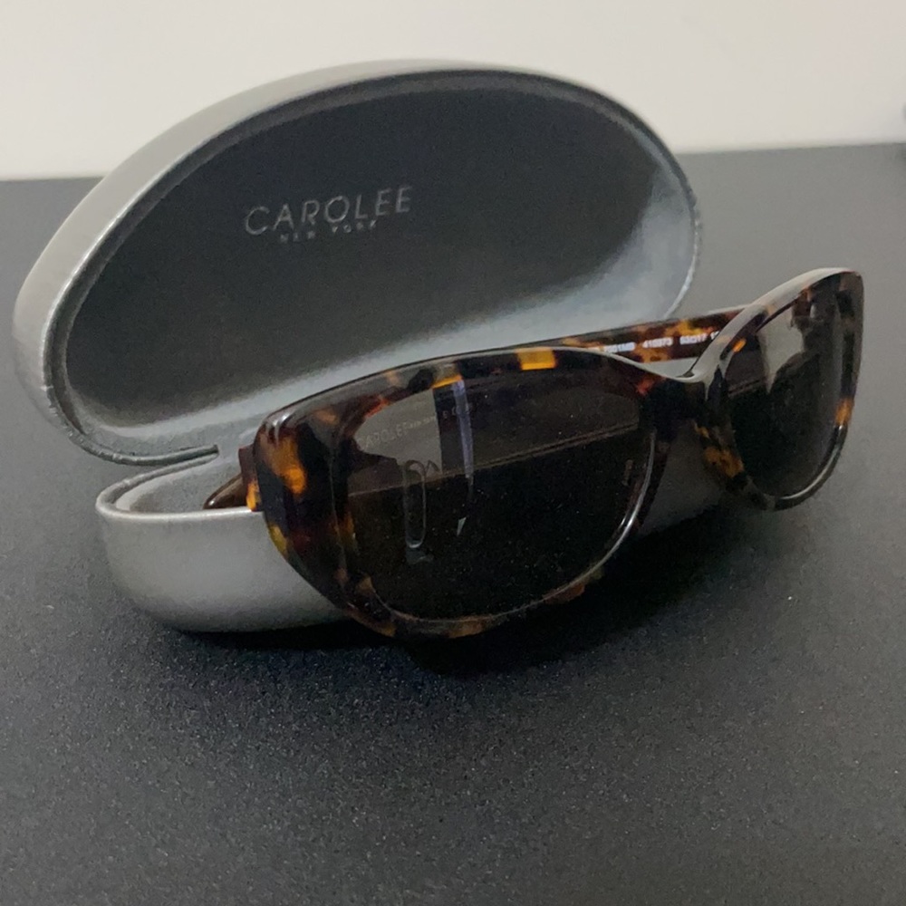 Carolee New York Tortoise sunglasses with case